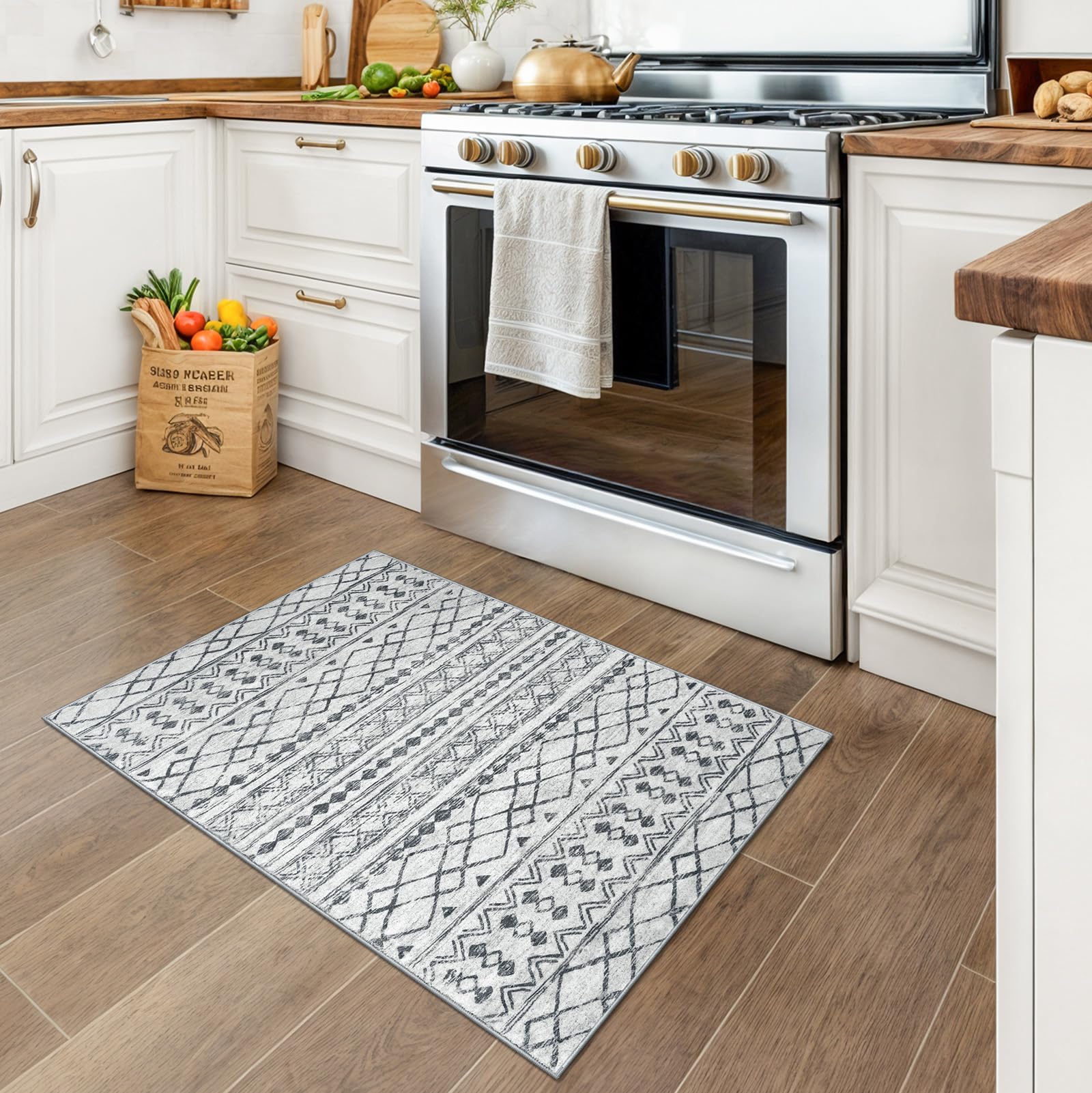 KUTA low-pile ultra-soft rug feels comfortable under feet