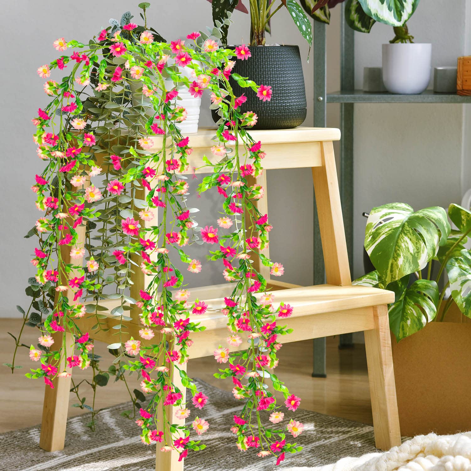 KVCSYAW versatile garland suits baby showers and anniversaries as backdrops.