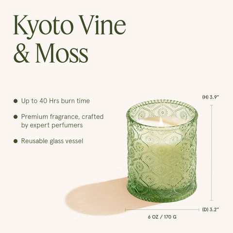 LA JOLIE MUSE candle on a stylish decorative display for living spaces
