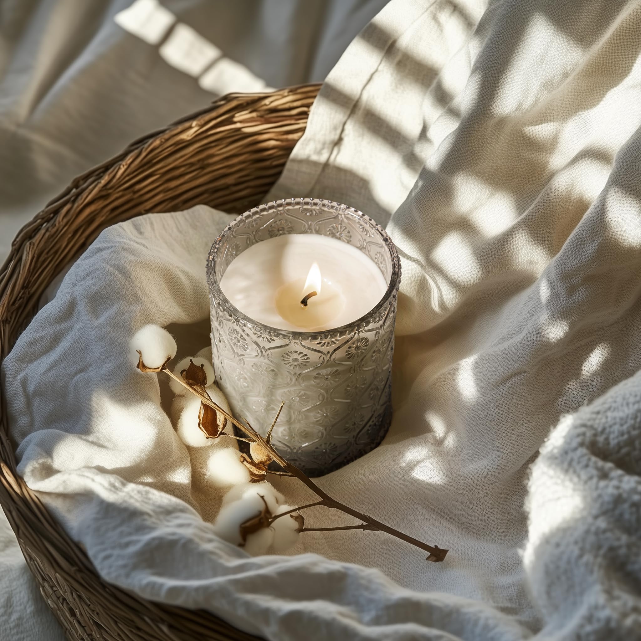 LA JOLIE MUSE Linen Cotton Oasis closeup wax detail highlights vegan soy formula