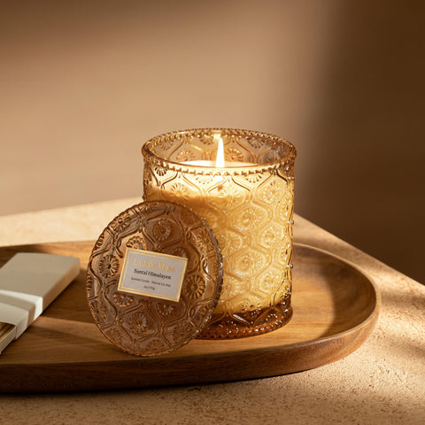 LA JOLIE MUSE santal-himalayen fragrance profile blends fruits with woods for subtle luxury.