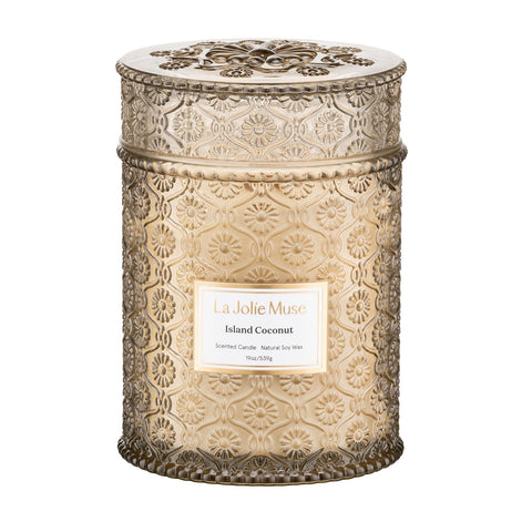 La Jolie Muse vanilla coconut candle jar close-up highlighting premium craftsmanship and inviting aroma.