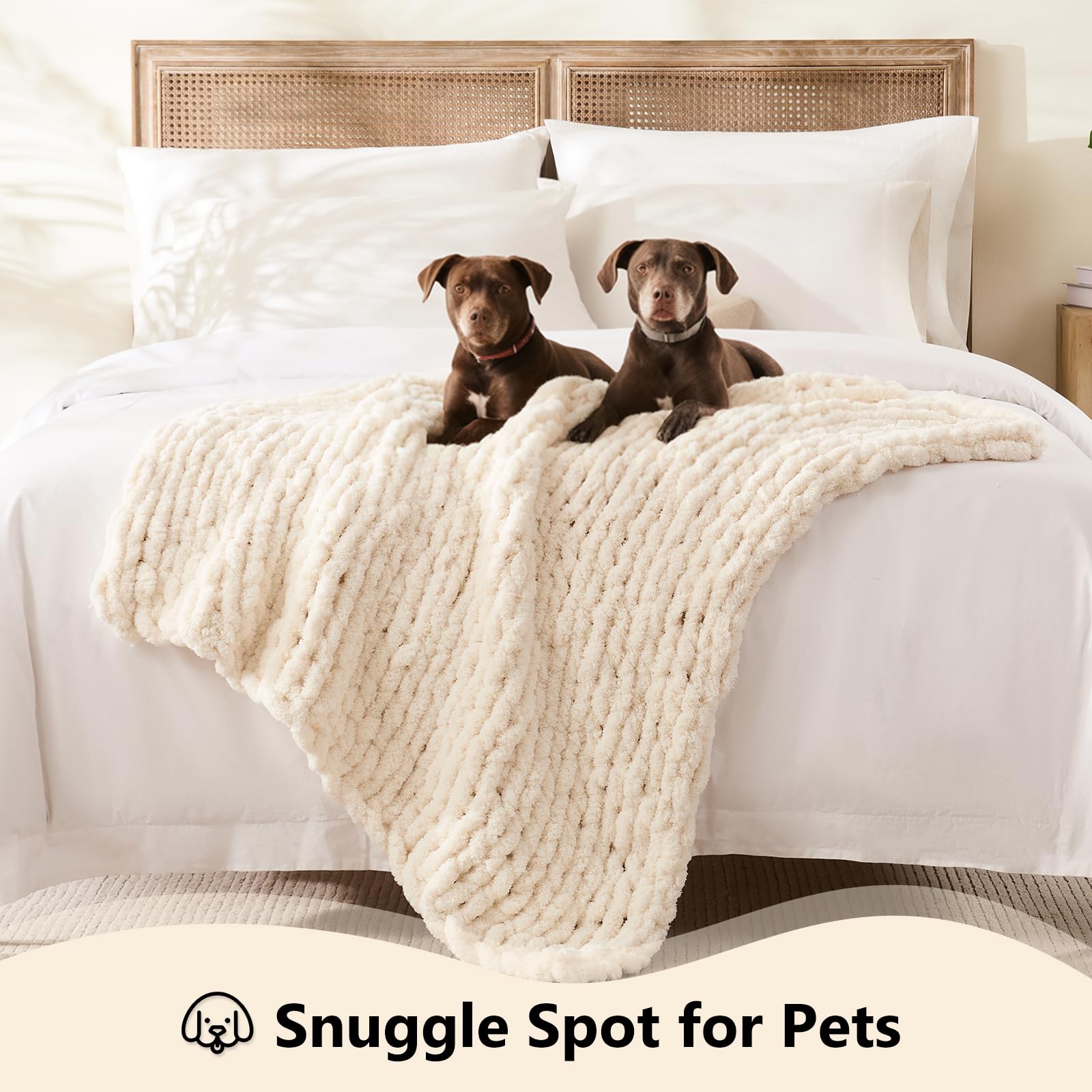 L'AGRATY cable-knit texture close-up reveals thick, cushy stitches.