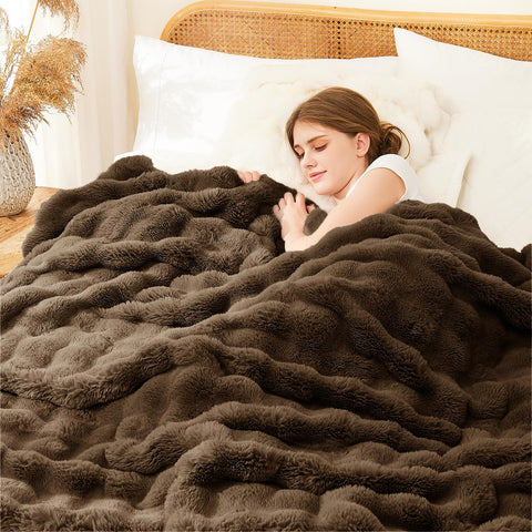 L'AGRATY on bed adds upscale decor and extra warmth.