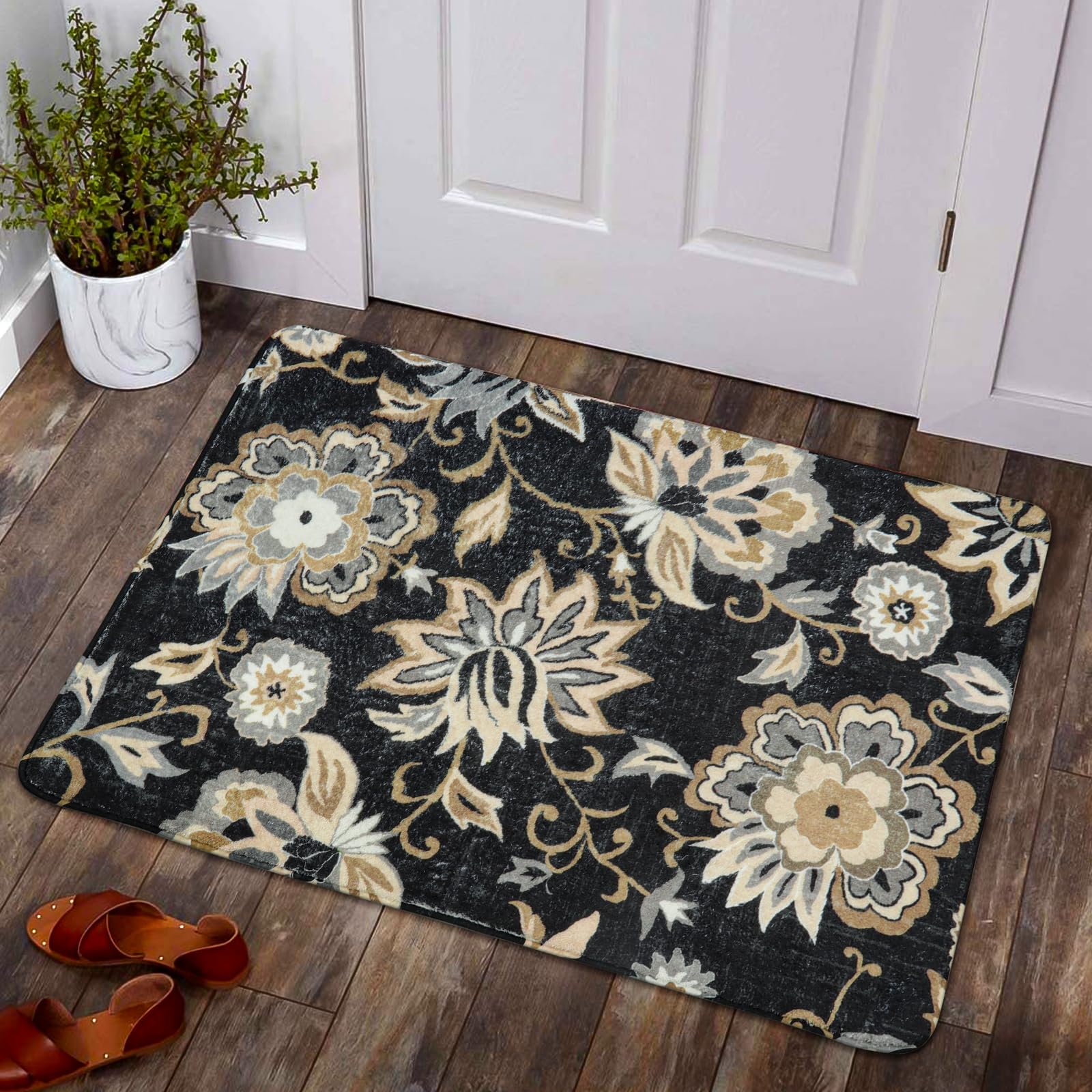 Lahome floral washable rug 2x3 close-up showing plush texture for everyday comfort.