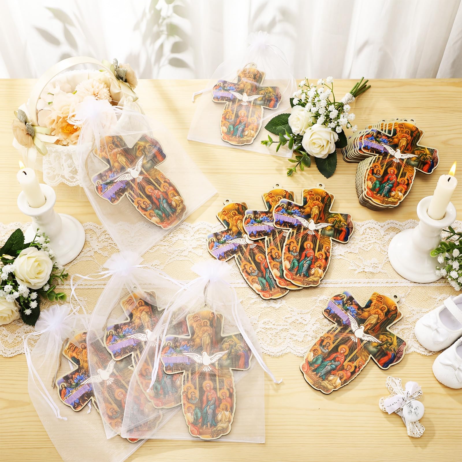 Landical organza gift bags included to enhance guest keepsake experience.