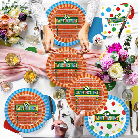 LANFUBEISI 9 oz cups and napkins offer convenient, mess-free servings.