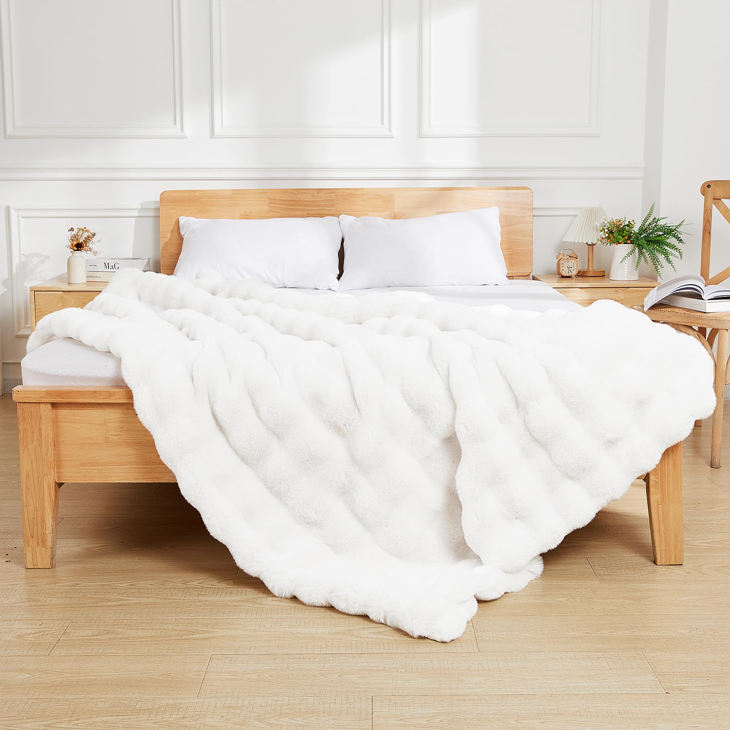 Latepis cozy blanket in living room enhances comfort during lounging