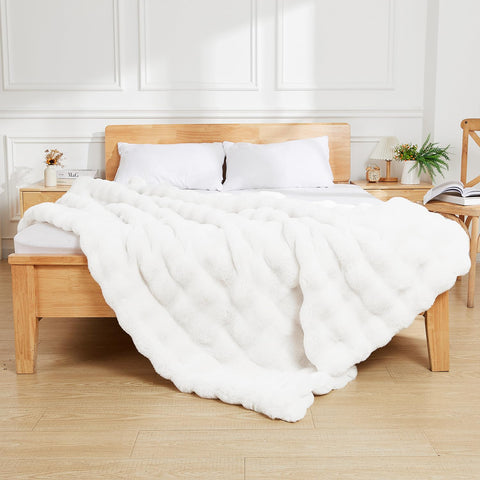 Latepis cozy blanket in living room enhances comfort during lounging