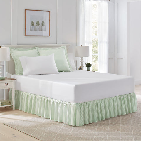 Envelope closure detail on Laura Ashley Euro Shams for a clean, tailored look.