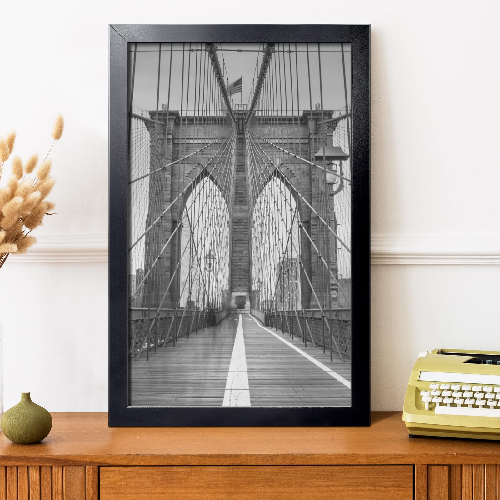 LaVie Home MDF molding closeup highlights durable black border