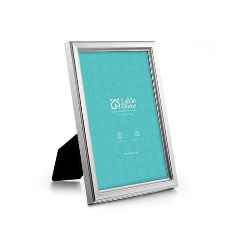 LaVie Home 5x7 silver frame close up of real glass and durable molding.