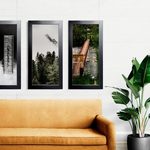 LaVie Home frame closeup shows thick molding for sturdy, gallery-style presentation.