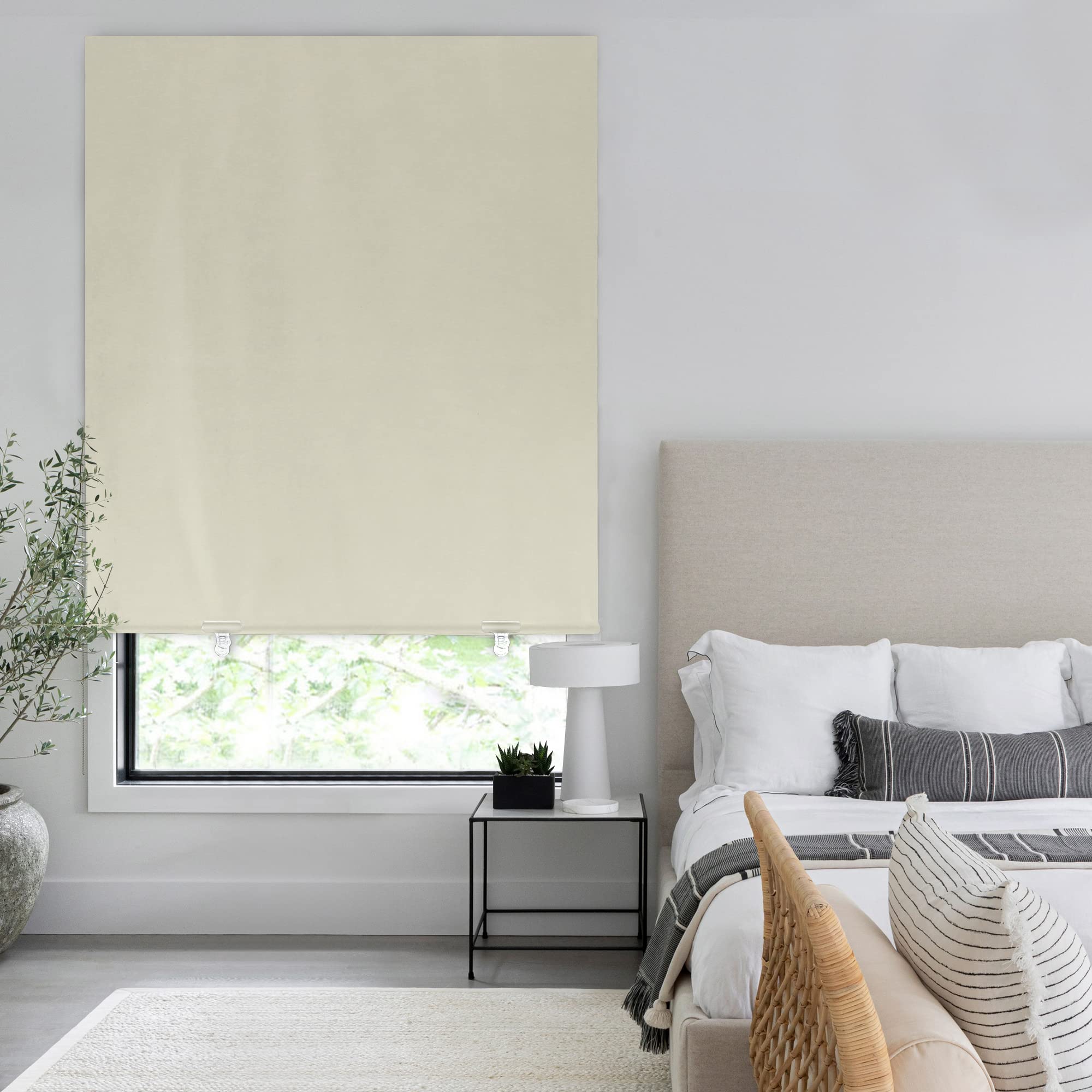 LazBlinds self-adhesive tape shows strong surface adhesion with residue-free removal