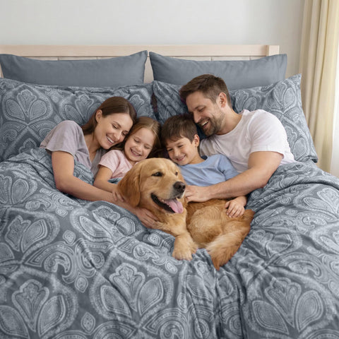 LDC Lux Decor four pillowcases 20x30 complete the coordinated look.