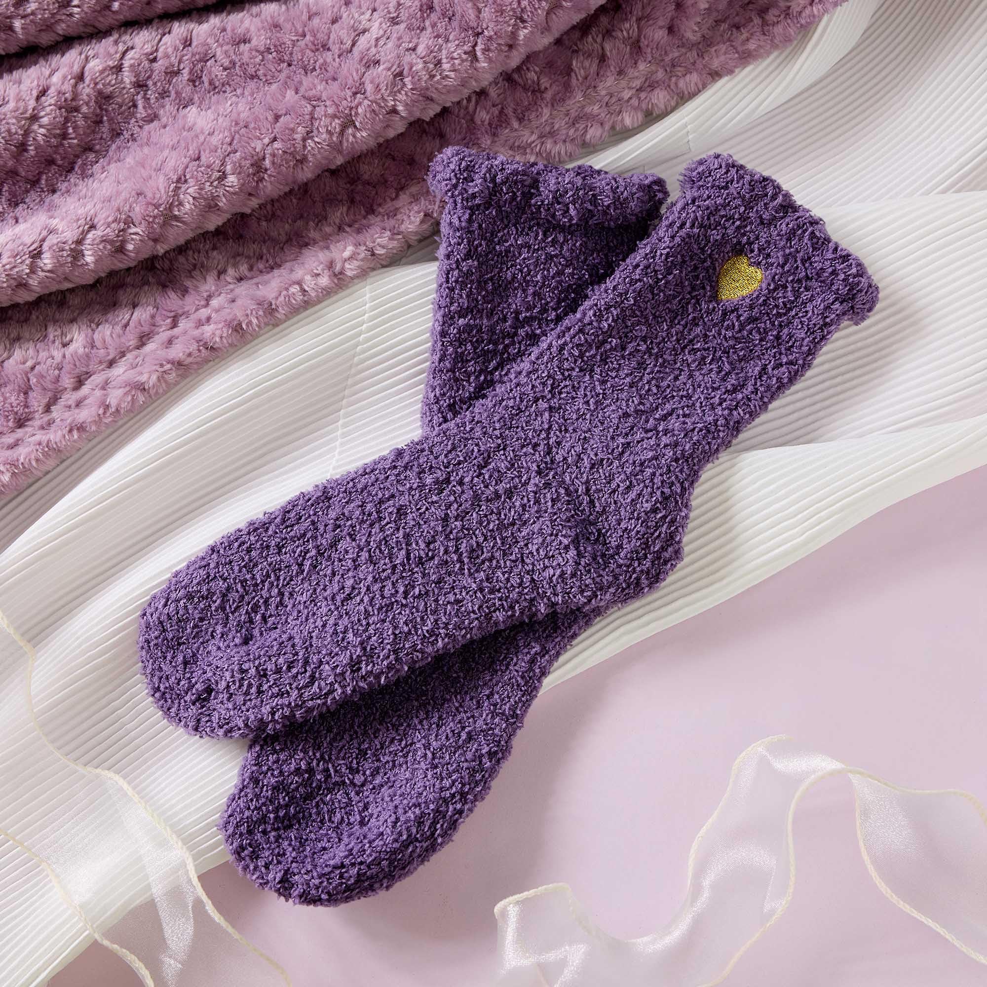 LE CADEAU fuzzy socks offering softness and all day comfort