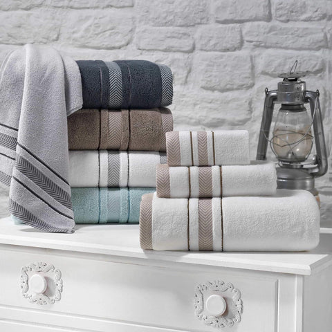 Le Fil Blanc 600 GSM Turkish cotton towels offer durability and plush comfort.