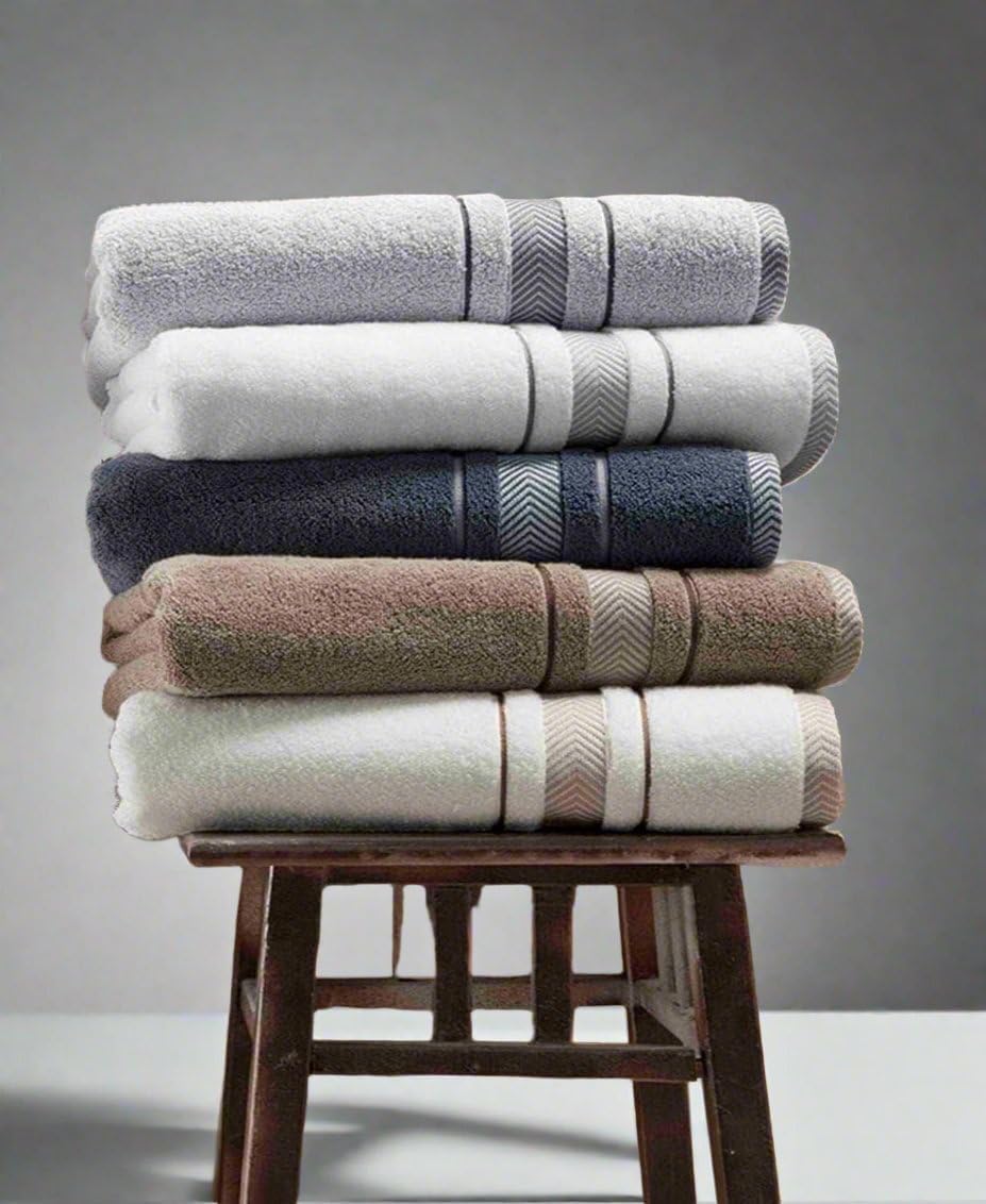 Le Fil Blanc washcloths measure 13x13 inches, soft and absorbent.