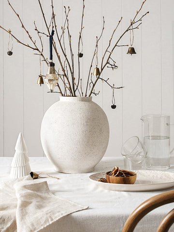 LE TAUCI GARDEN Rustic minimalist vase adds farmhouse charm to room