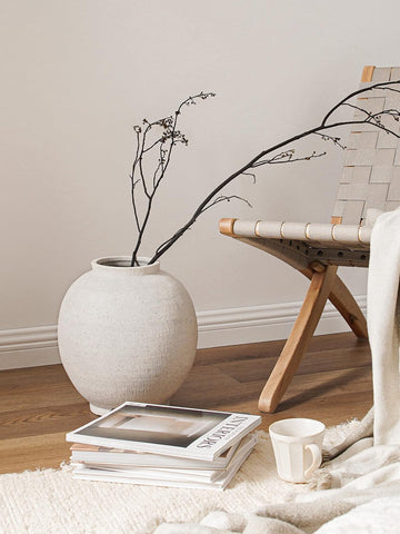 LE TAUCI GARDEN sandstone white farmhouse vase with rustic texture for warm mantels.