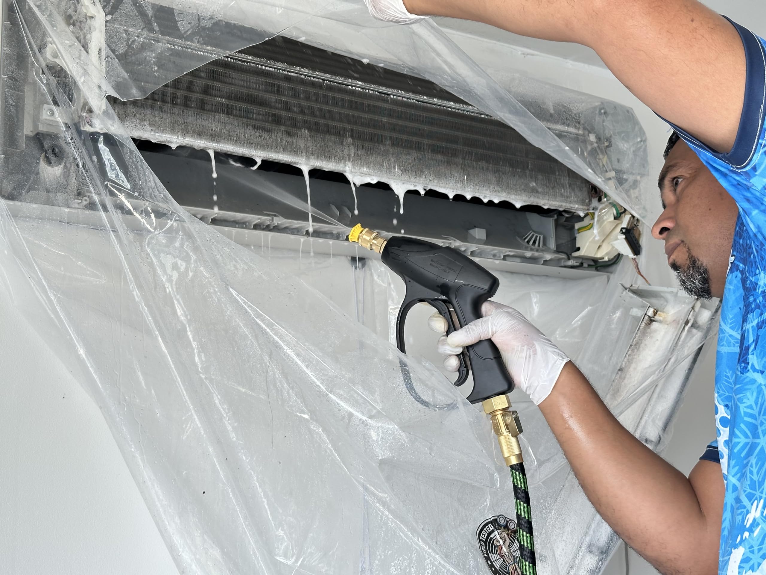 Leak Saver ductless AC cleaning bag protects walls and floors