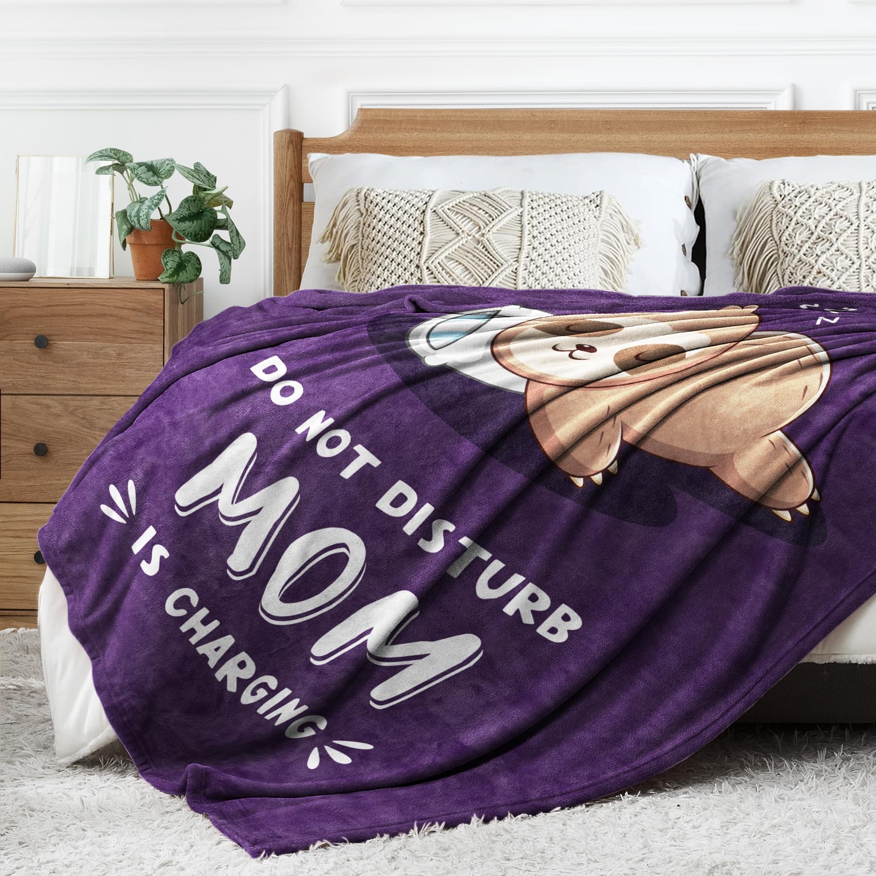 Leebbsin premium mom blanket is lightweight yet warm and easy to care for.