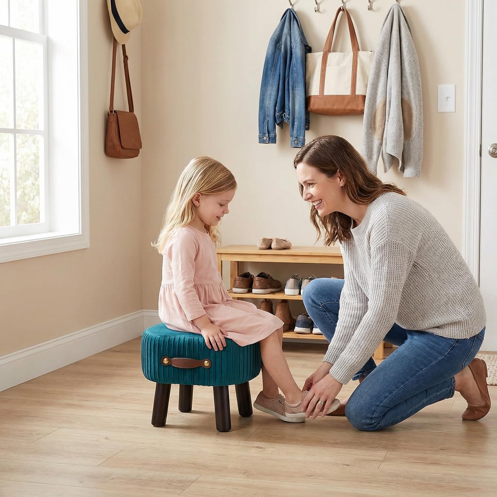 Leesingdo compact storage with elegant handles saves space.