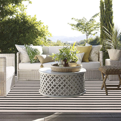 LEEVAN black and white striped rug for living rooms with modern style.