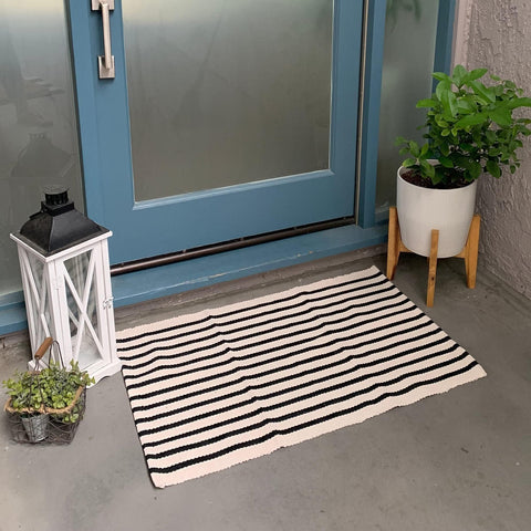 LEEVAN multiuse entryway rug suitable for bathroom, kitchen, or living spaces.