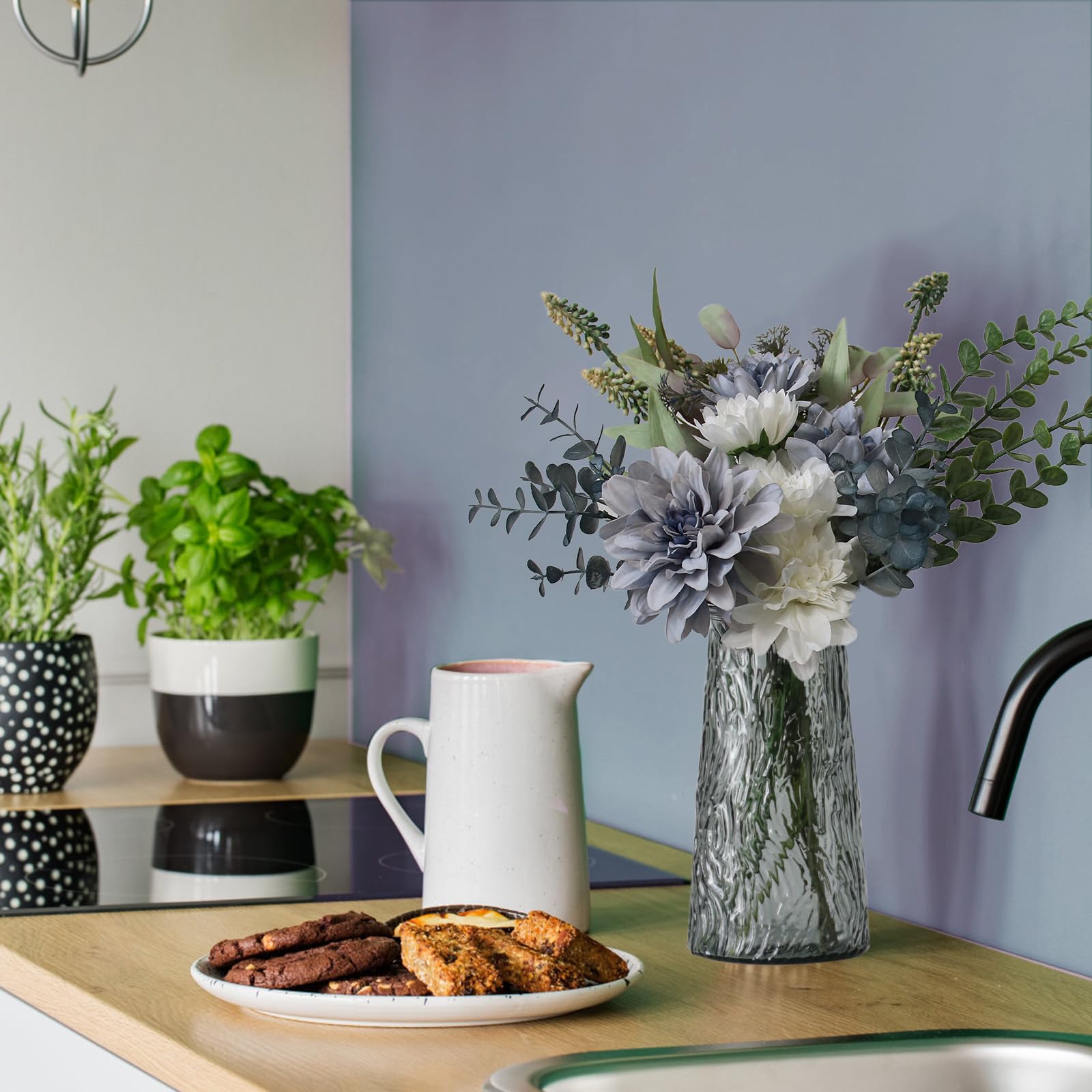 Leftover fake flowers in vase easy to adjust after delivery