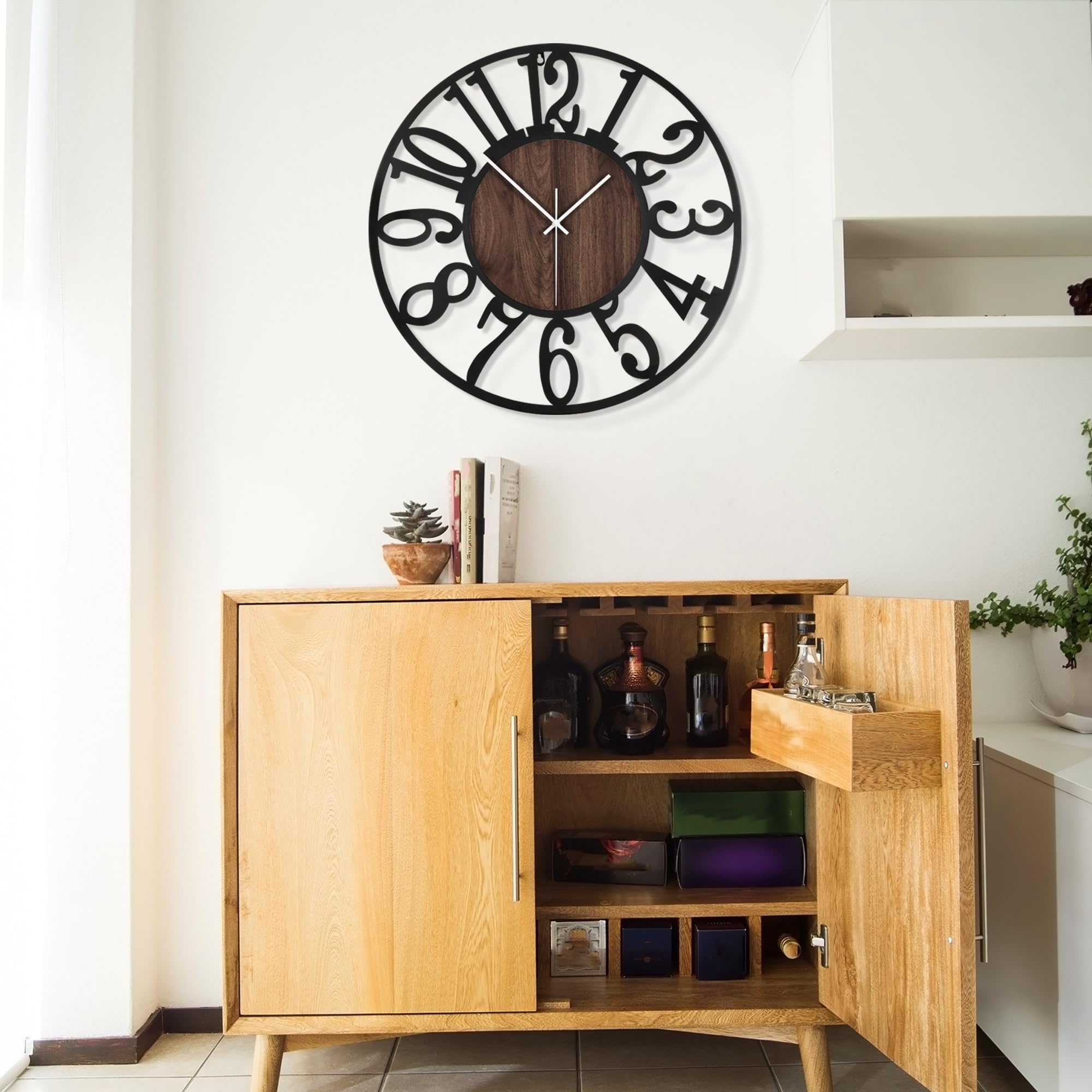 LEIKE battery-operated clock designed for living room decor and function.