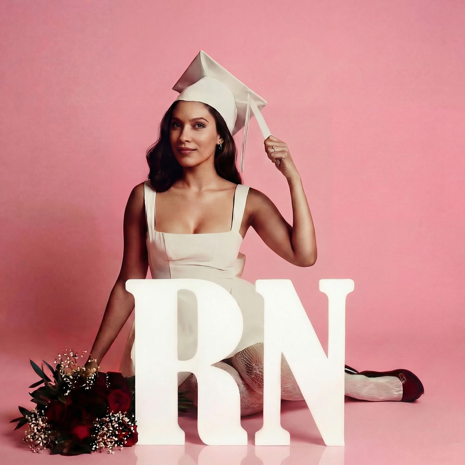 Leinuosen RN sign 16.53-inch centerpiece for elegant nurse graduation celebrations.