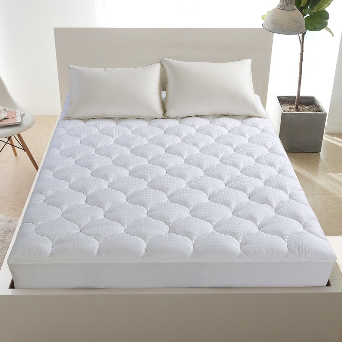 LEISURE TOWN Cotton King Mattress Pad loft stays fluffy after multiple washes.