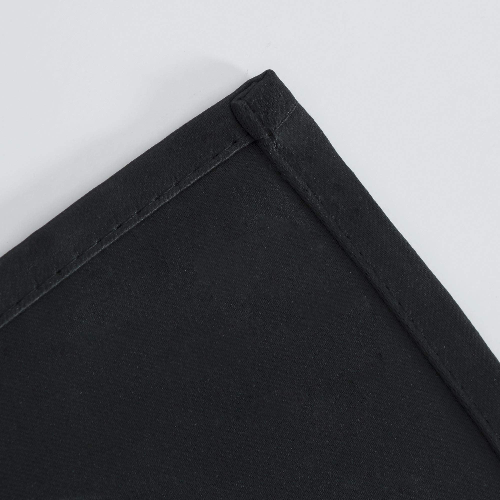 LEMOMO blackout curtains durability panel showcases long-lasting fabric and color retention.