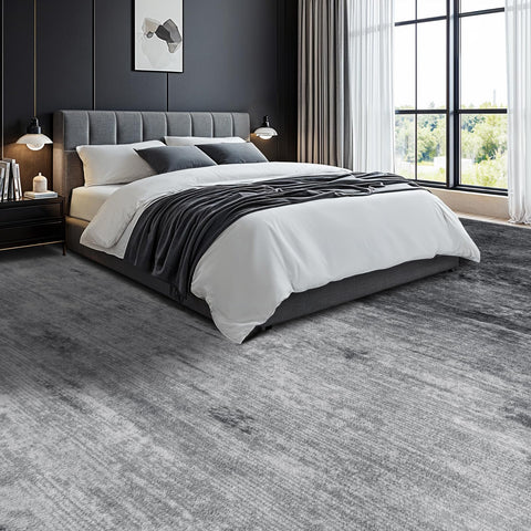LIANLAM non-slip backing keeps the rug securely in place on hardwood floors.