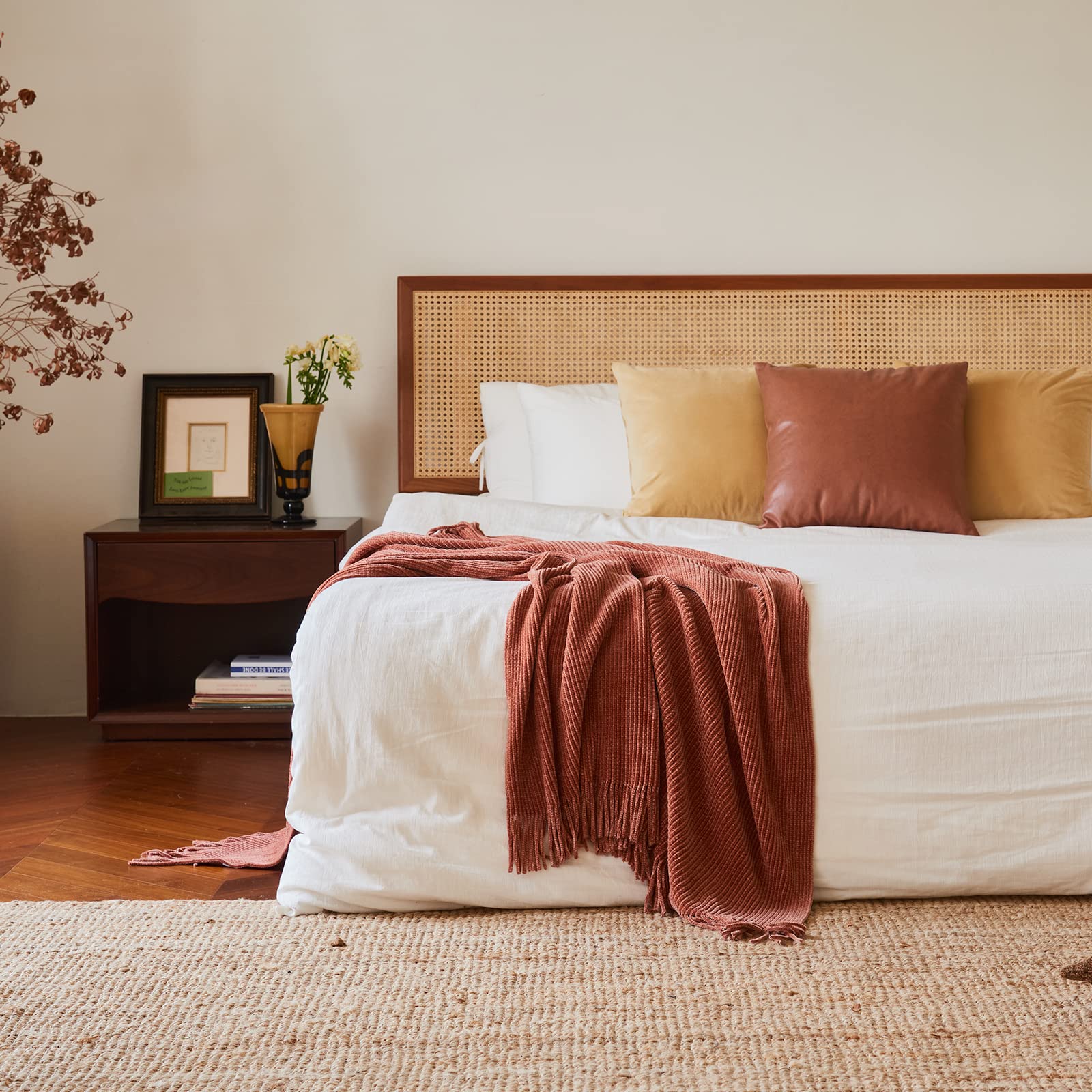 lifein gift-ready blanket suits holidays and housewarmings.
