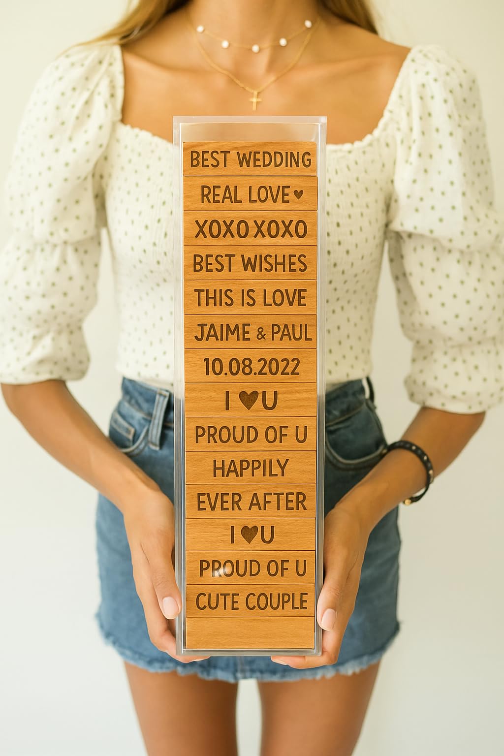 LIFETOO wooden block guest book at wedding reception as a warm keepsake
