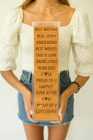 LIFETOO wooden block guest book at wedding reception as a warm keepsake