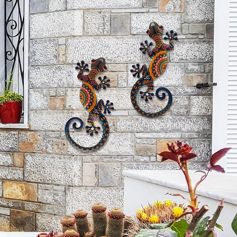 LIFFY handcrafted metal frame gecko decor detail