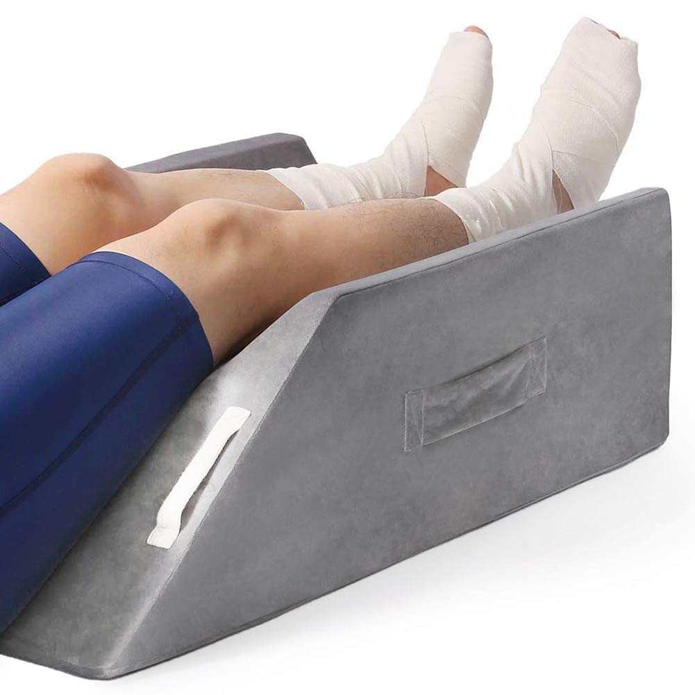 LightEase dual-leg elevation pillow provides stable support for both legs.