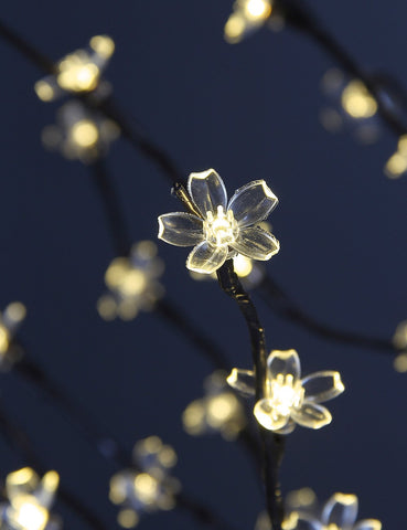 LightShare 16 ft lead wires offer flexible outdoor placement.