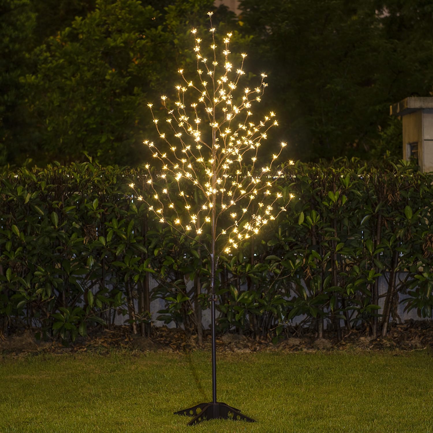 LightShare cherry blossom tree with bendable branches for versatile home decor.