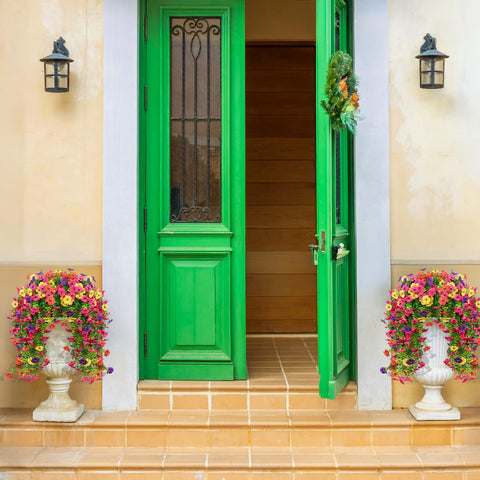 LikSoor indoor-outdoor decor option with easy styling and setup