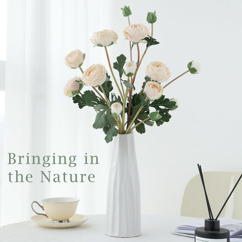 LILUYTO fade-resistant silk blooms stay vibrant year-round.