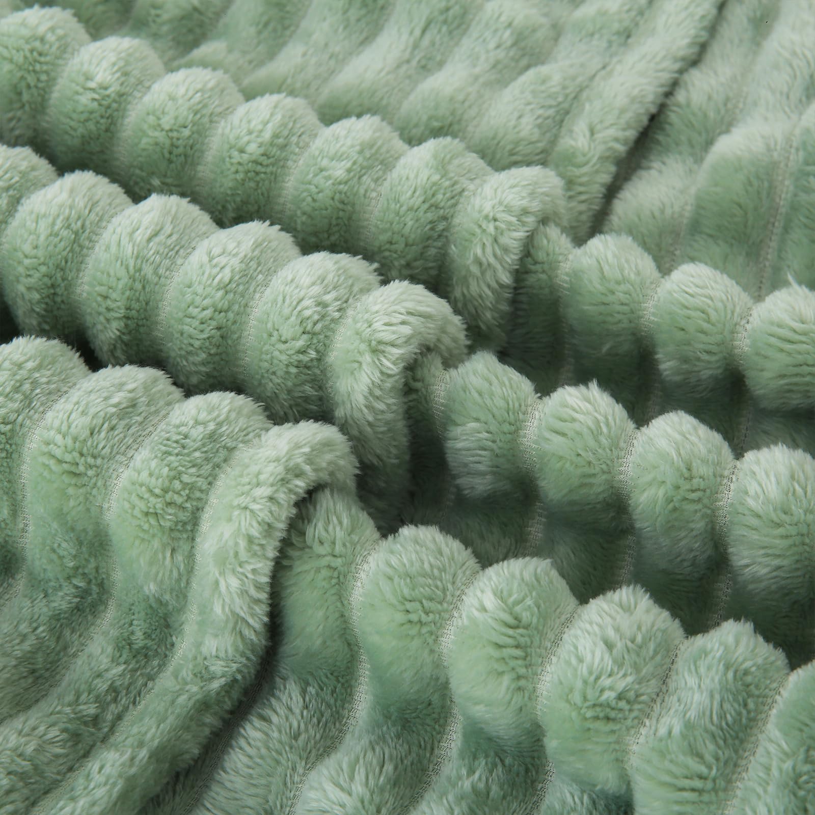 Linecooo gift-ready sage blanket ideal for thoughtful occasions