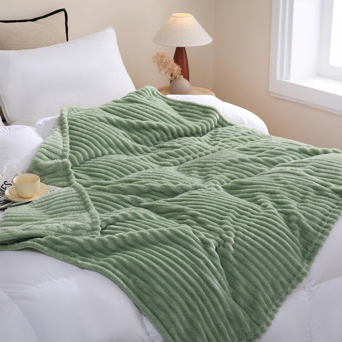 Linecooo soft plush fabric close-up shows breathable microfiber comfort