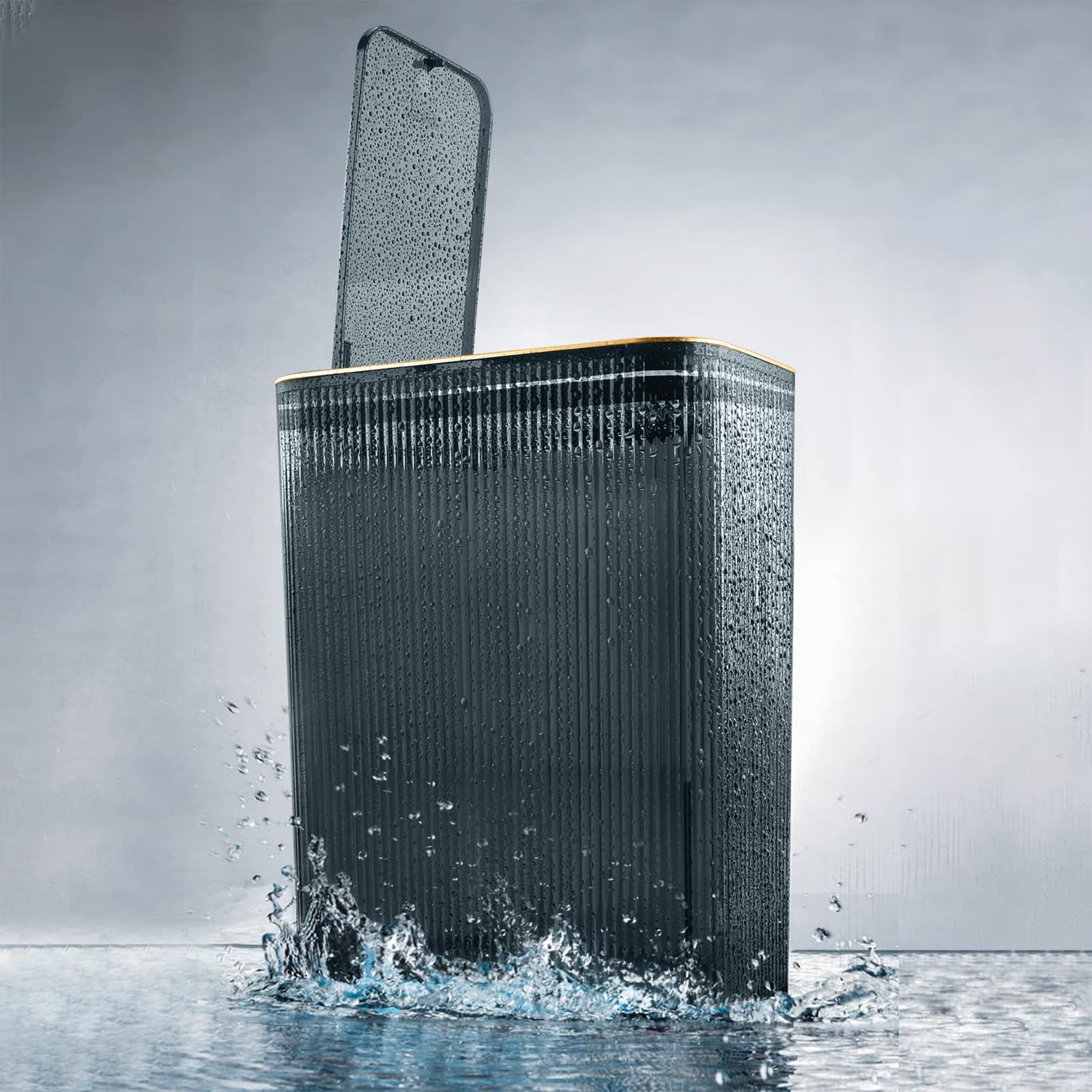 Lingerlanden corner-friendly trash bin designed for small spaces.