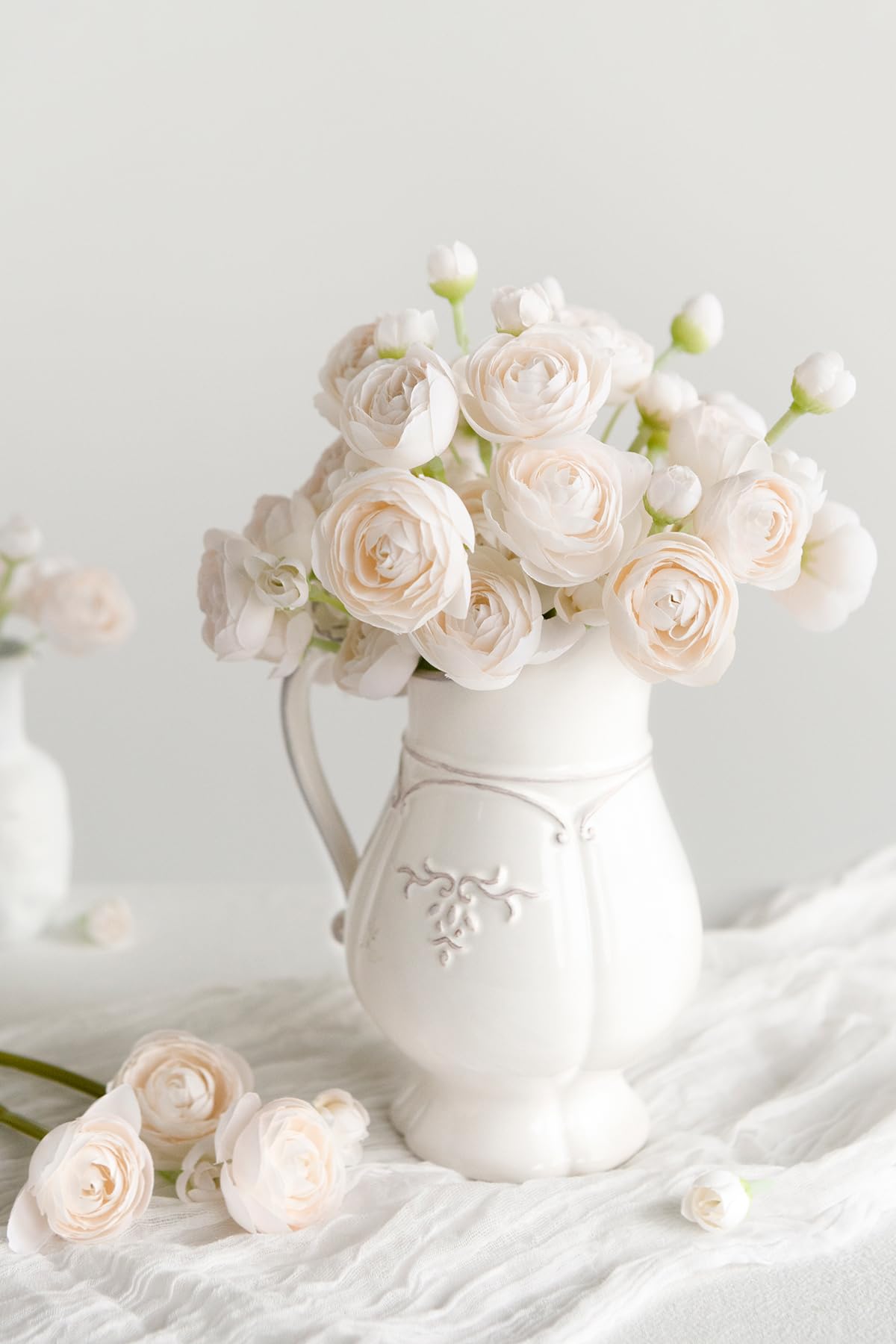 Ling's Moment silk ranunculus stems enable flexible, easy centerpiece arrangements