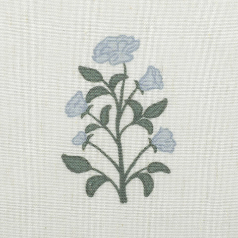 Lino Rosa soft, wrinkle-resistant linen-blend fabric drapes nicely.