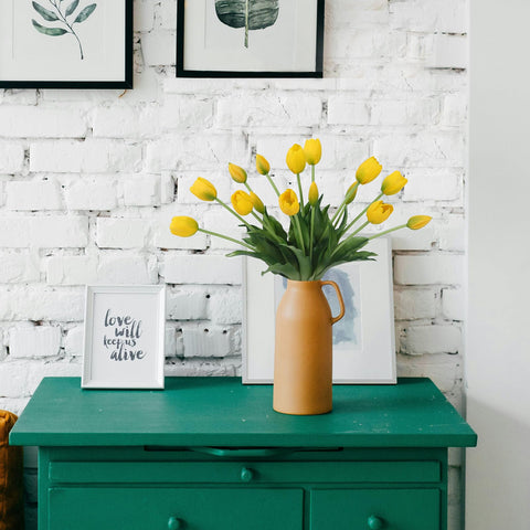 LINSIE yellow tulips suitable for weddings and DIY decor projects